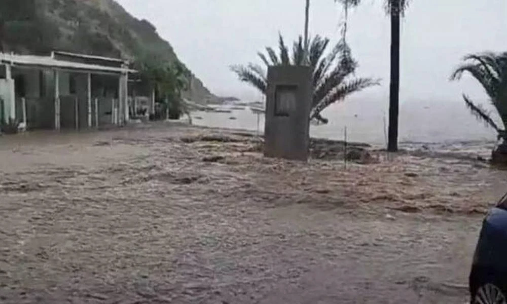 Κατέρρευσαν τέσσερις γέφυρες από την κακοκαιρία στην Σκύρο